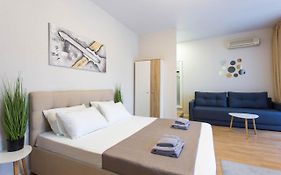 New Apartment In The Center - Gimnasiyna Naberezhna 24A-12